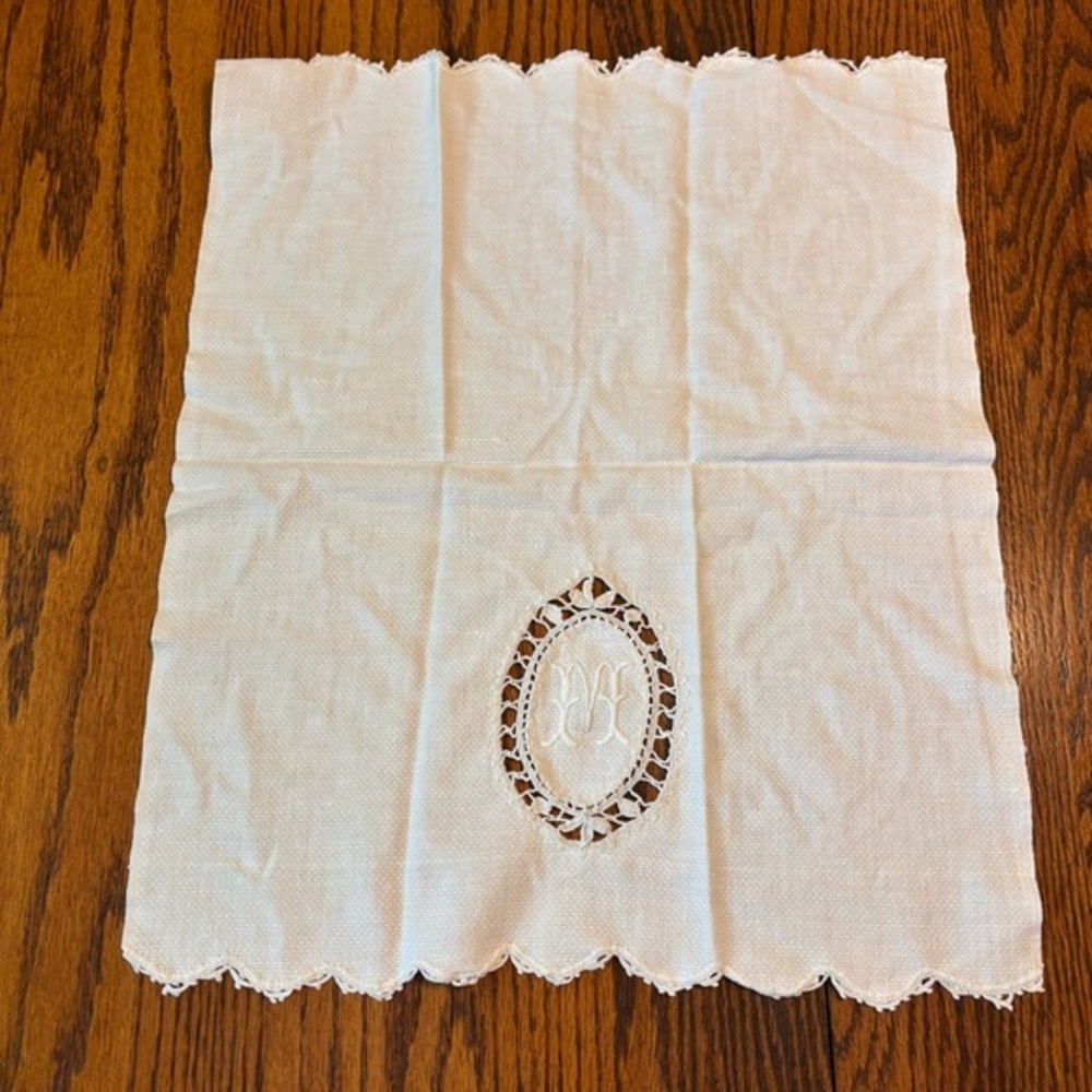 Vintage Elegant White Lace Embroidered Monogram M Table Linen Napkin Towel